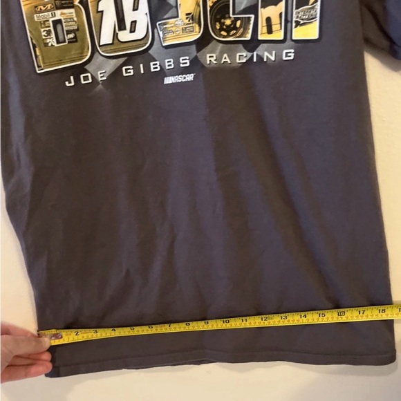 Kyle Busch M&M’s Shirt Joe Gibbs Racing Size Medium 2017 - Picture 7 of 10